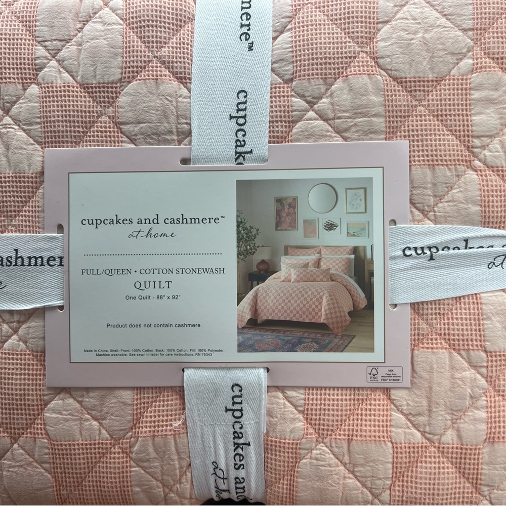 Cupcakes and cashmere checkered full/queen quilt